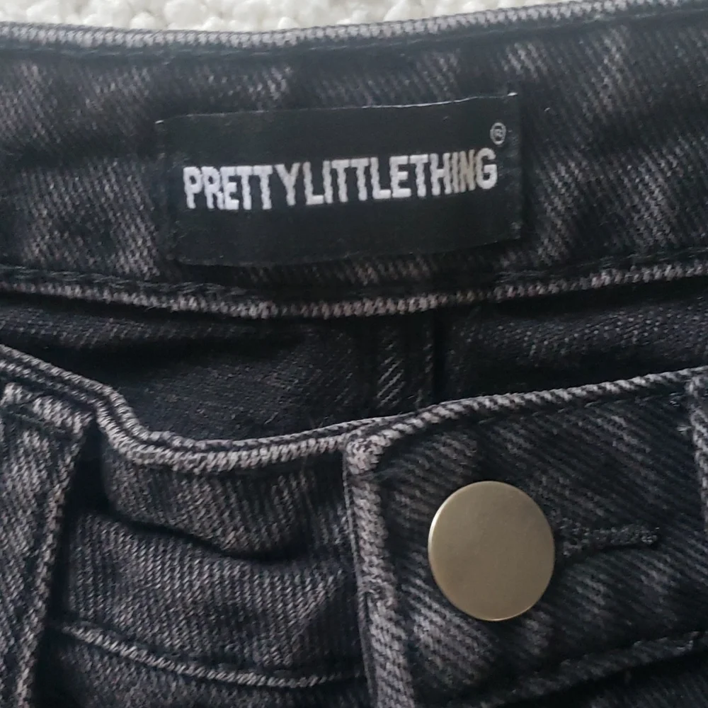 NWT PrettyLittleThing High Rise Short - Picture 3 of 6